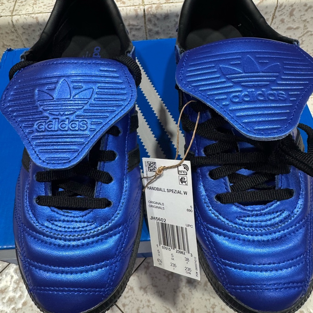 Adidas Handball Spezial. Size 6.5. Metallic Blue
